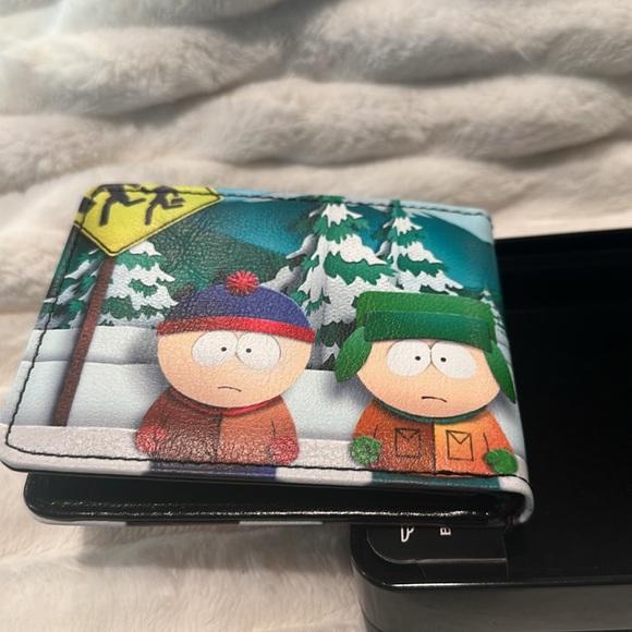 NWT Buckle Down Bi-Fold Wallet with Credit Cards, ID and Bill Slots. - Picture 9 of 10